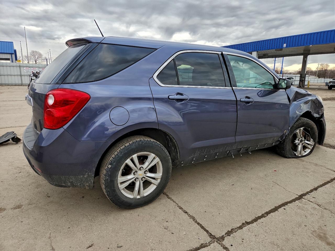 2013 CHEVROLET EQUINOX LS photo 3