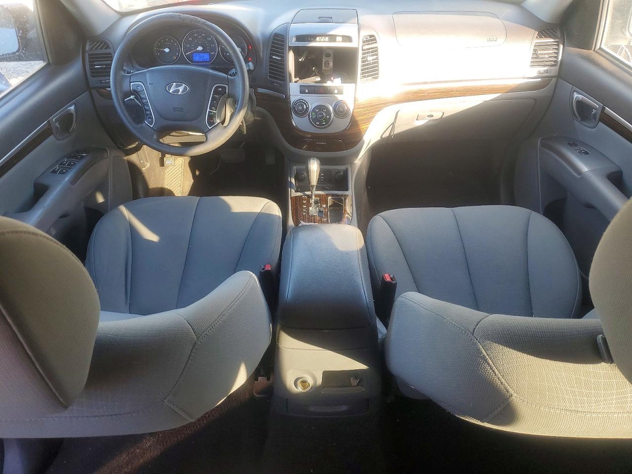 2010 HYUNDAI SANTA FE GLS photo 8