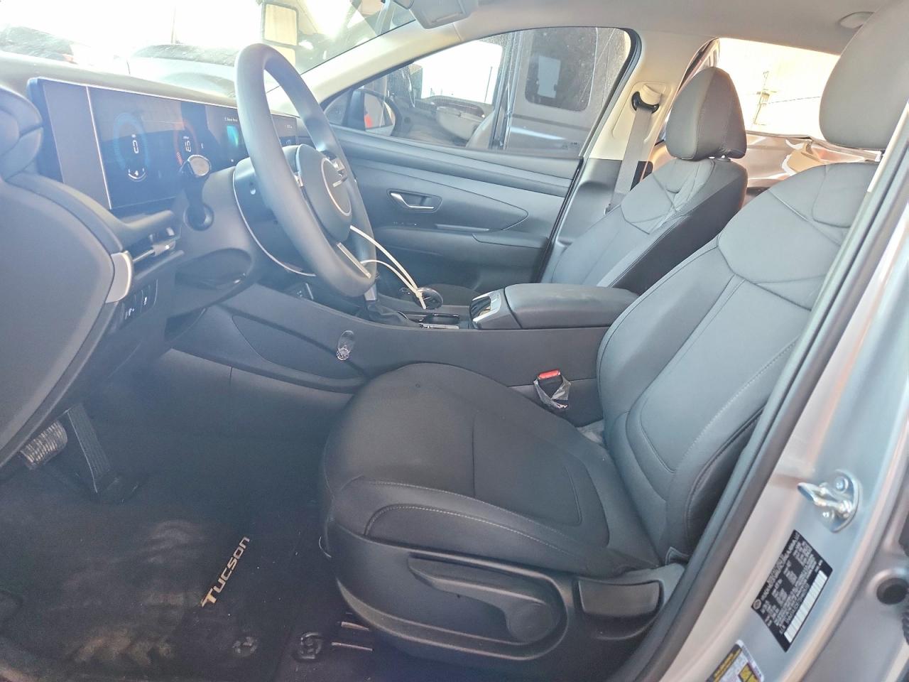 2025 HYUNDAI TUCSON SE photo 13