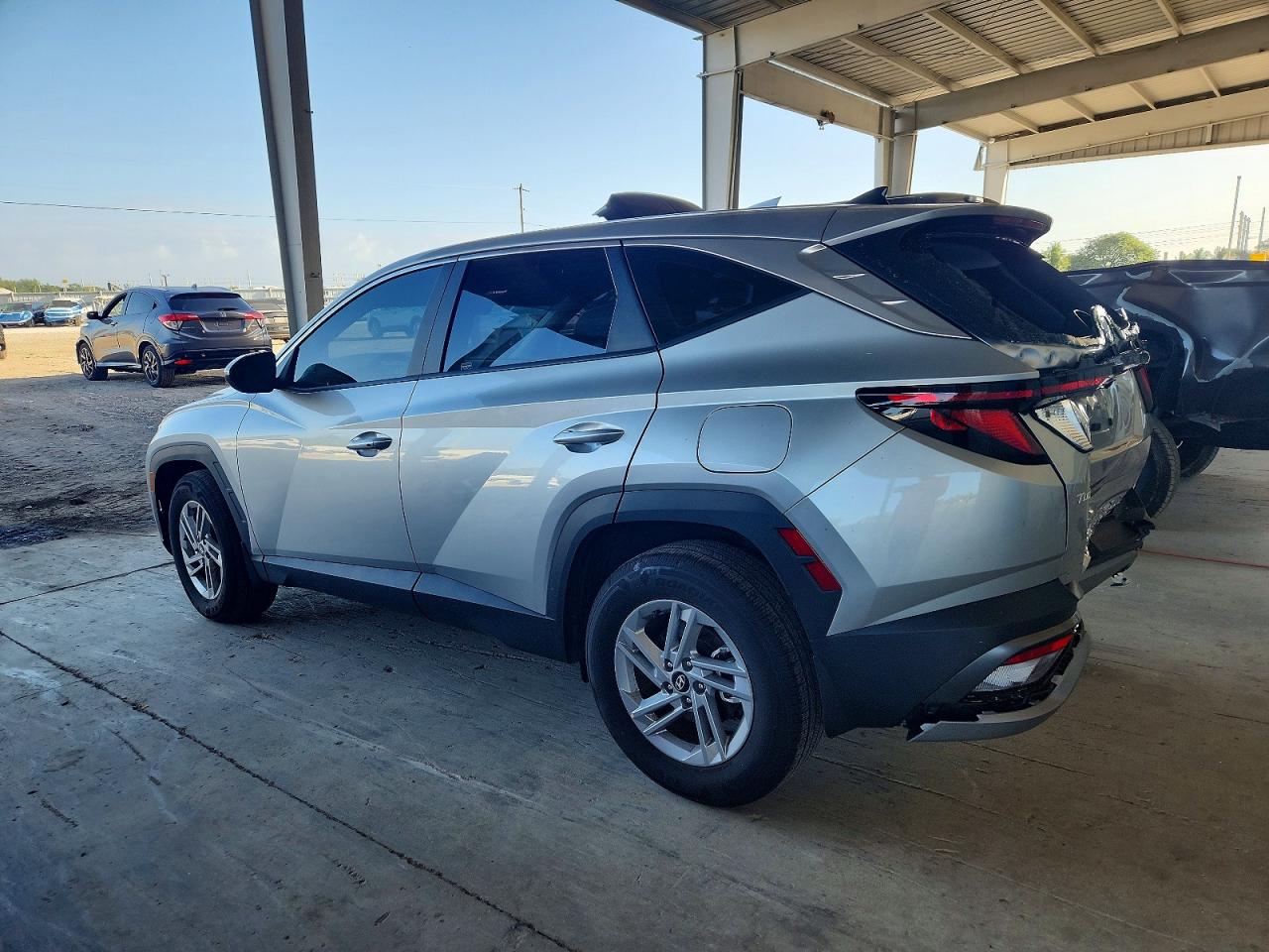 2025 HYUNDAI TUCSON SE photo 3