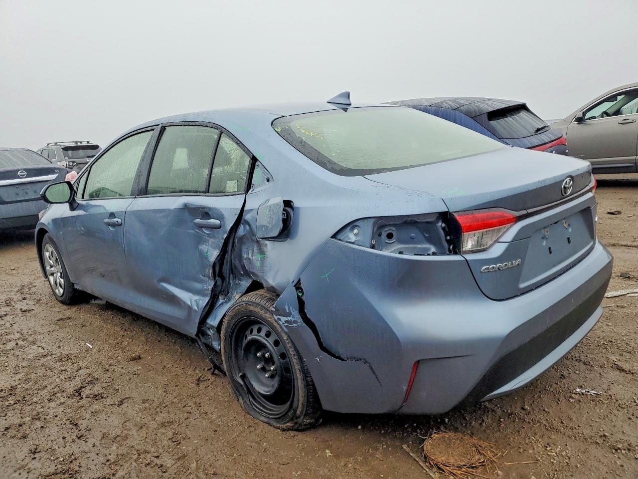 2021 TOYOTA COROLLA LE photo 3