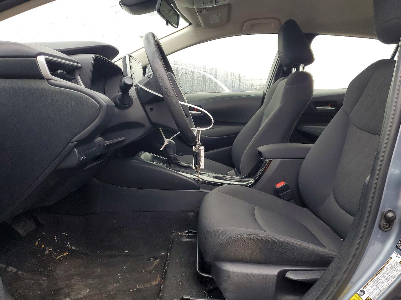 2021 TOYOTA COROLLA LE photo 13