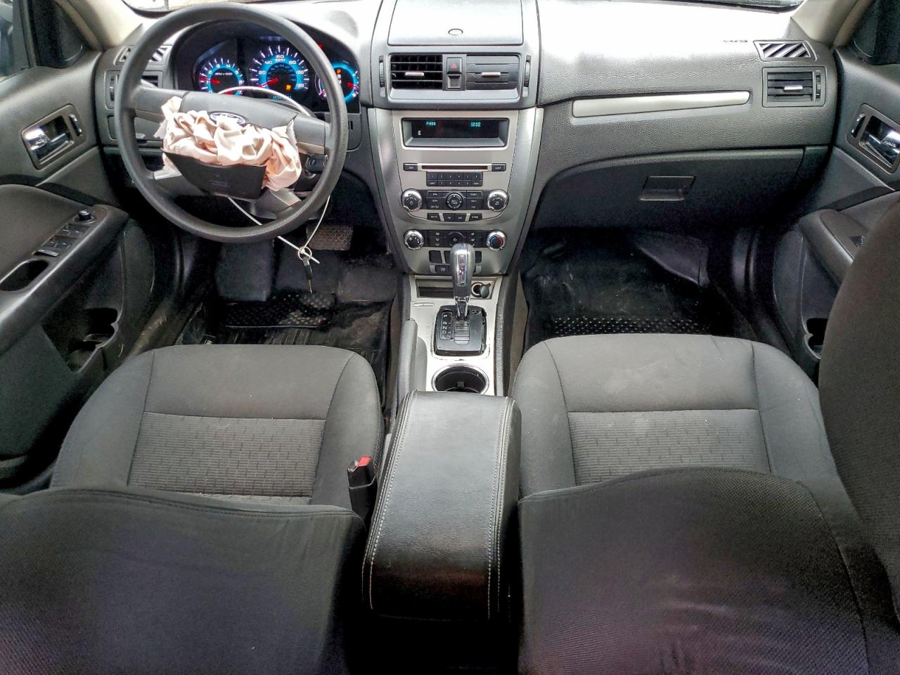 2012 FORD FUSION SE photo 8