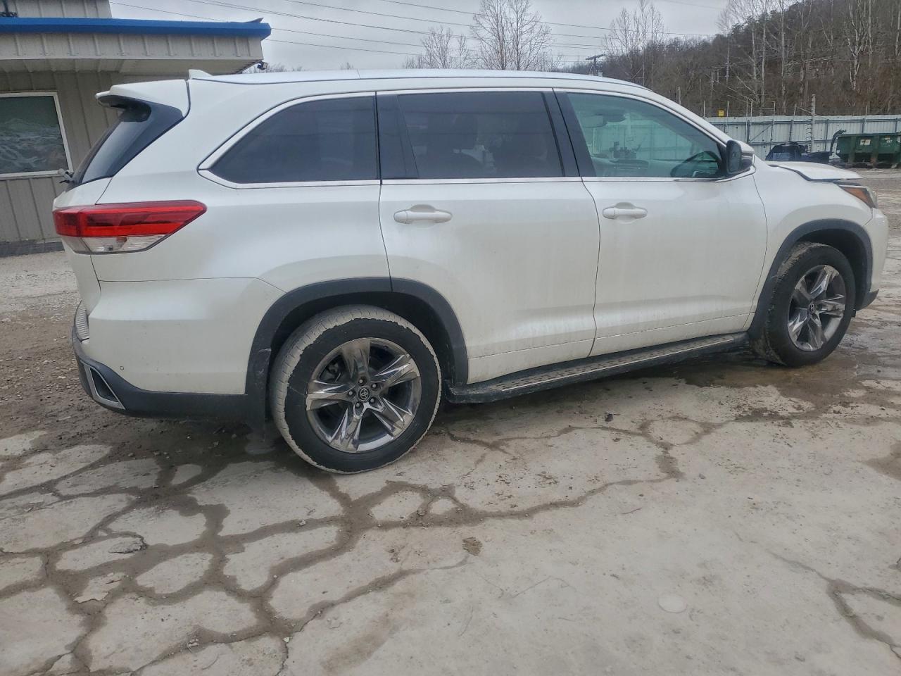 2018 TOYOTA HIGHLANDER LIMITED photo 5