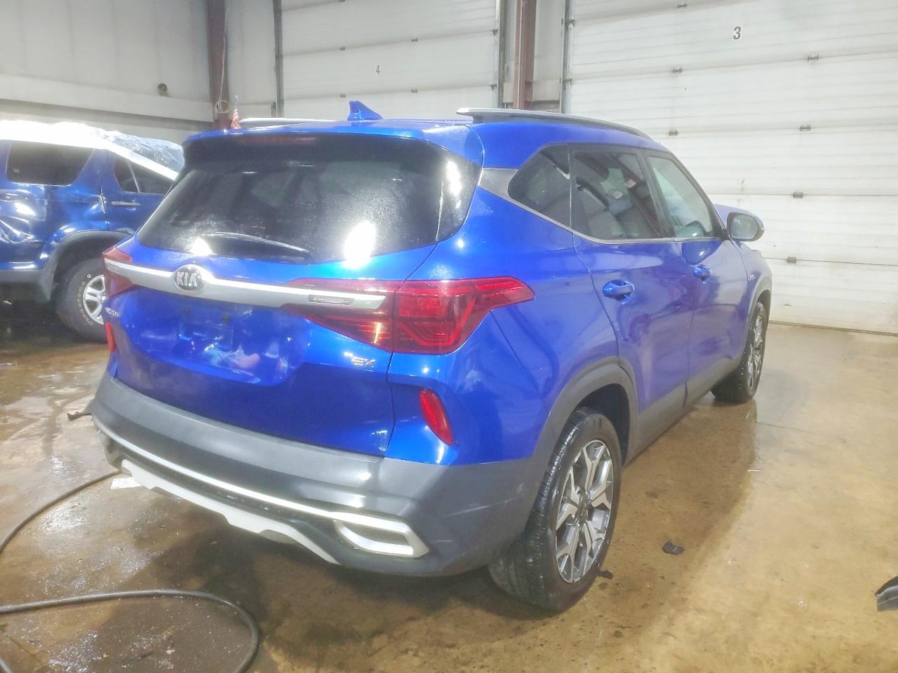 2021 KIA SELTOS EX photo 5
