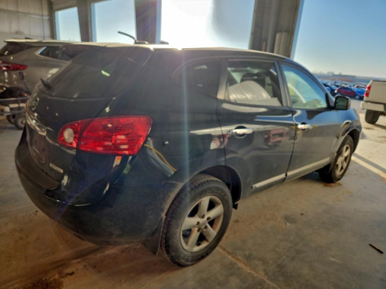 2013 NISSAN ROGUE S photo 5