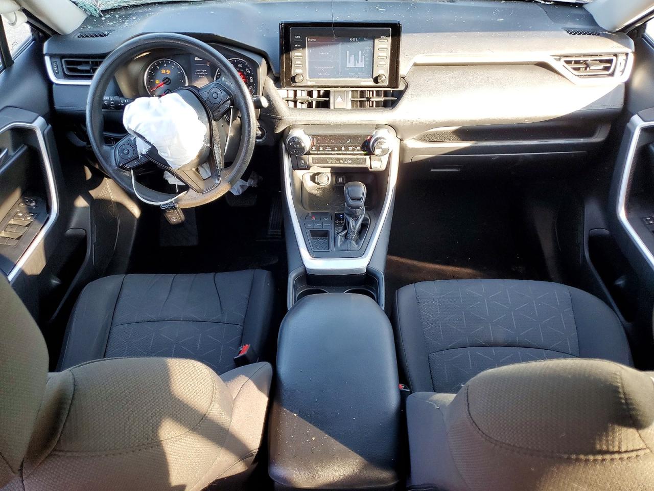 2021 TOYOTA RAV4 XLE photo 8