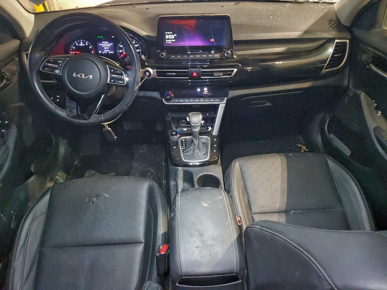 2023 KIA SELTOS EX photo 8