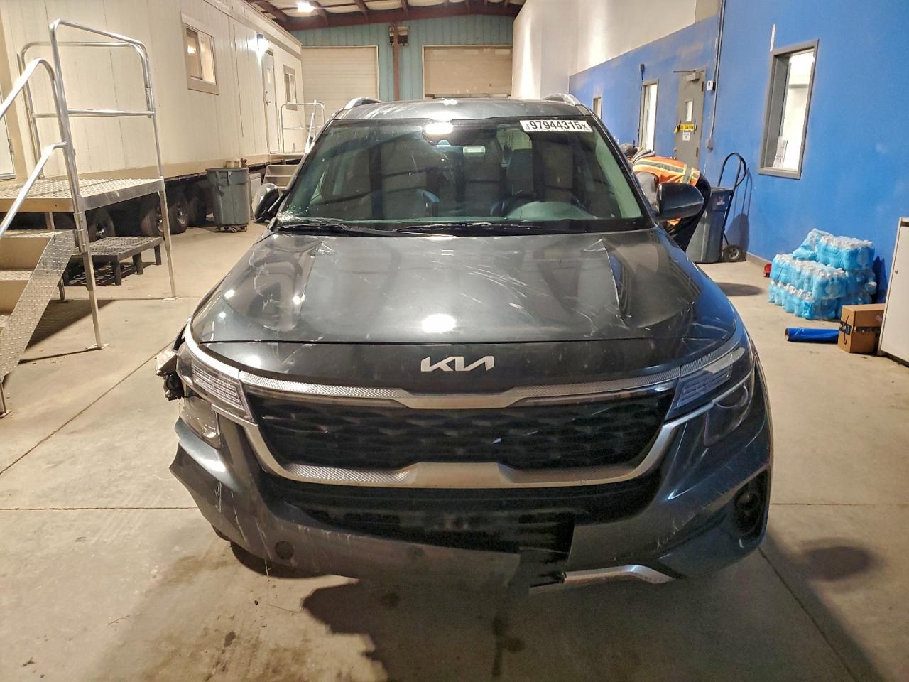 2023 KIA SELTOS EX photo 5
