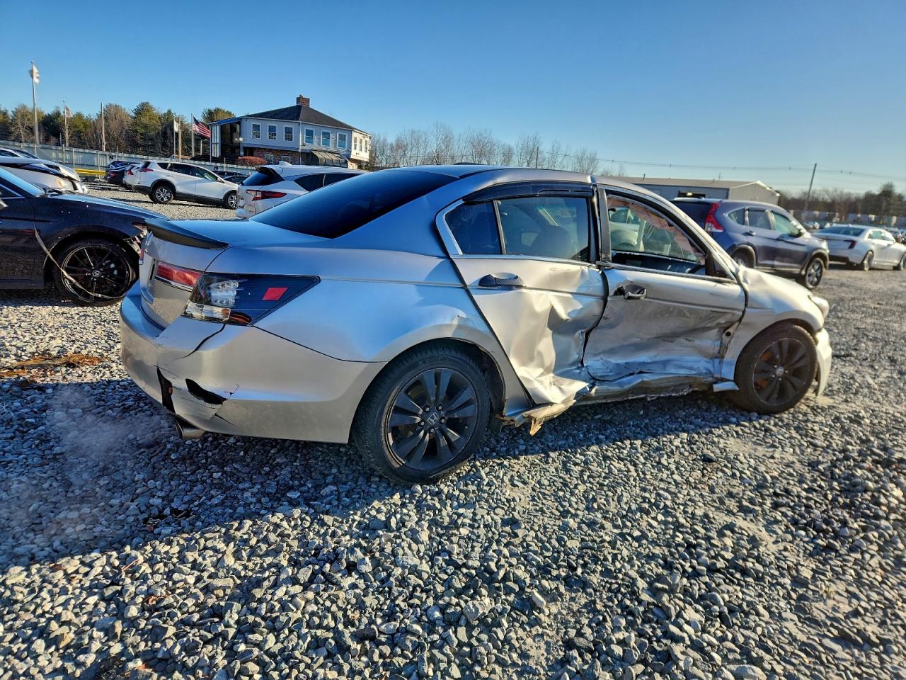 2011 HONDA ACCORD LX photo 5