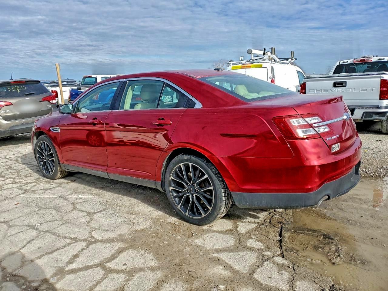 2018 FORD TAURUS SEL photo 3