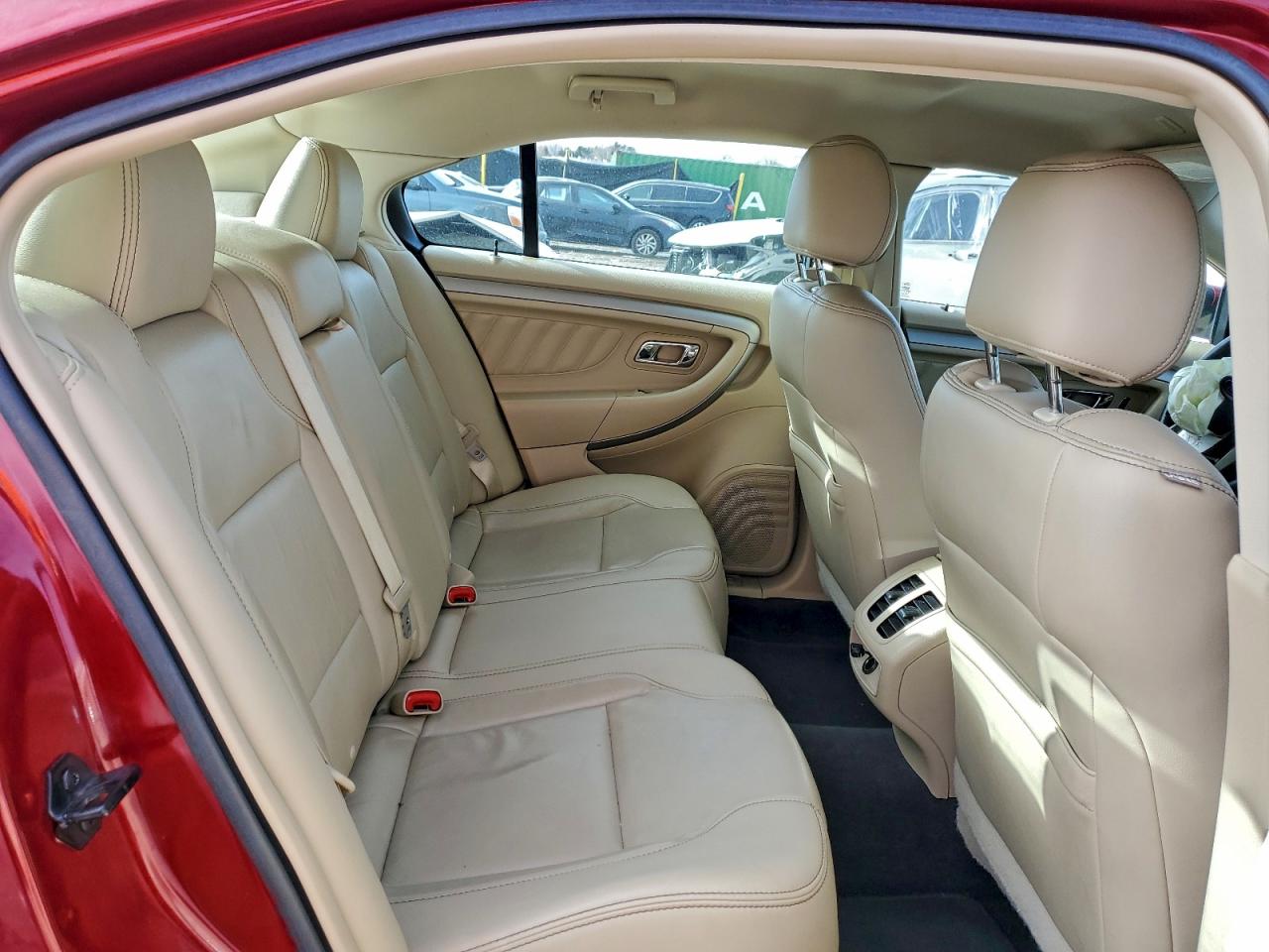2018 FORD TAURUS SEL photo 19