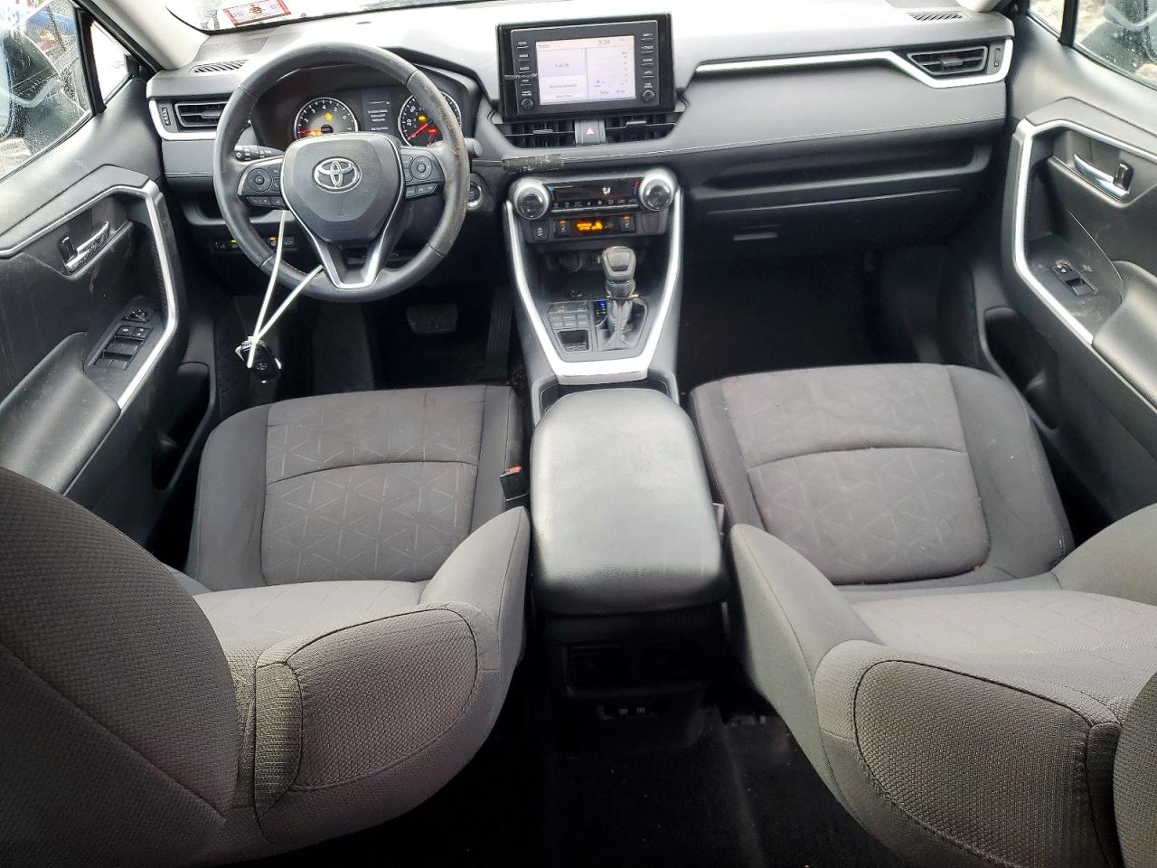 2019 TOYOTA RAV4 XLE photo 15