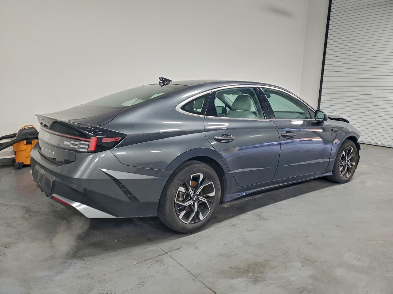2025 HYUNDAI SONATA SEL photo 5