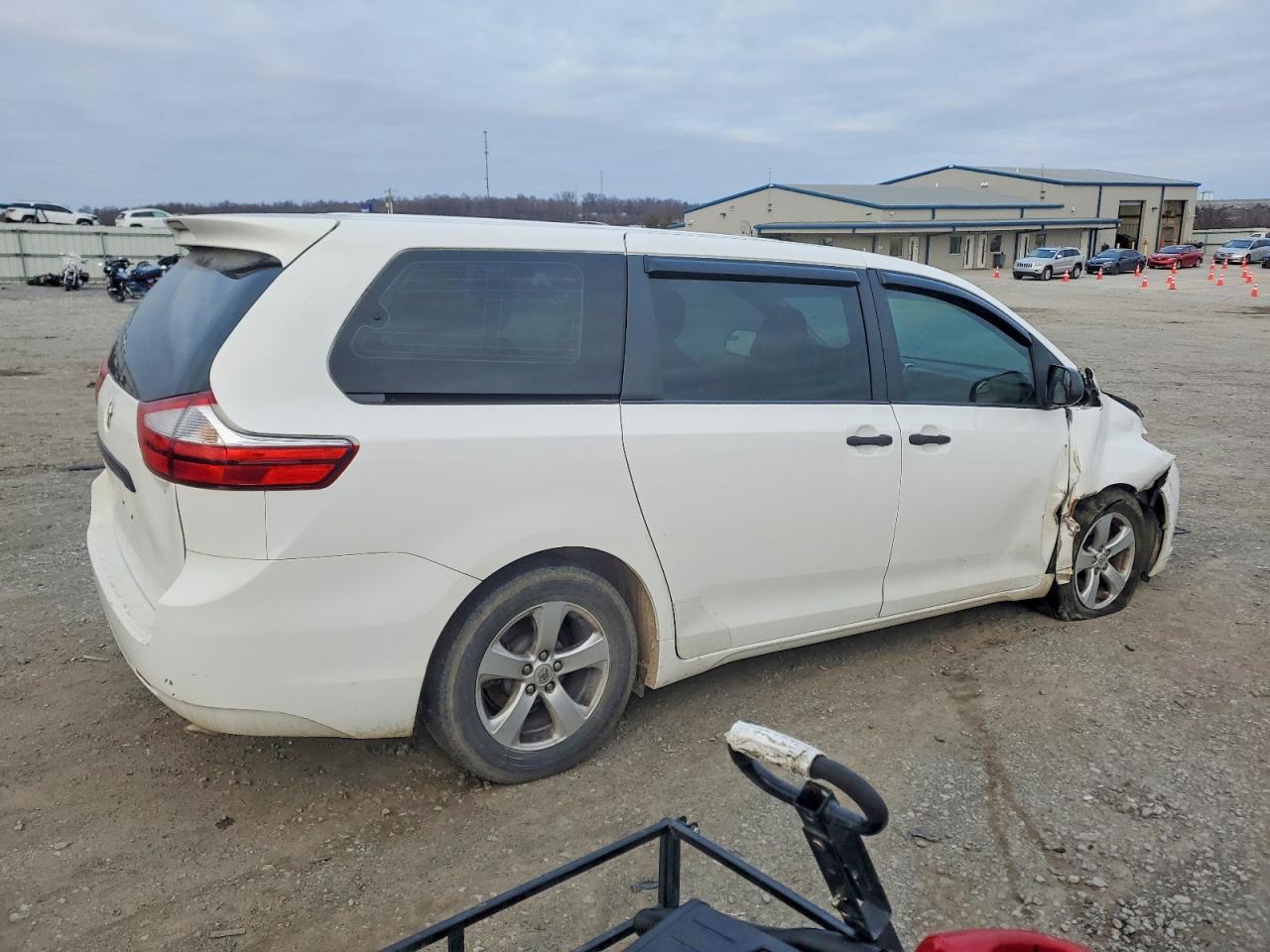 2015 TOYOTA SIENNA photo 5