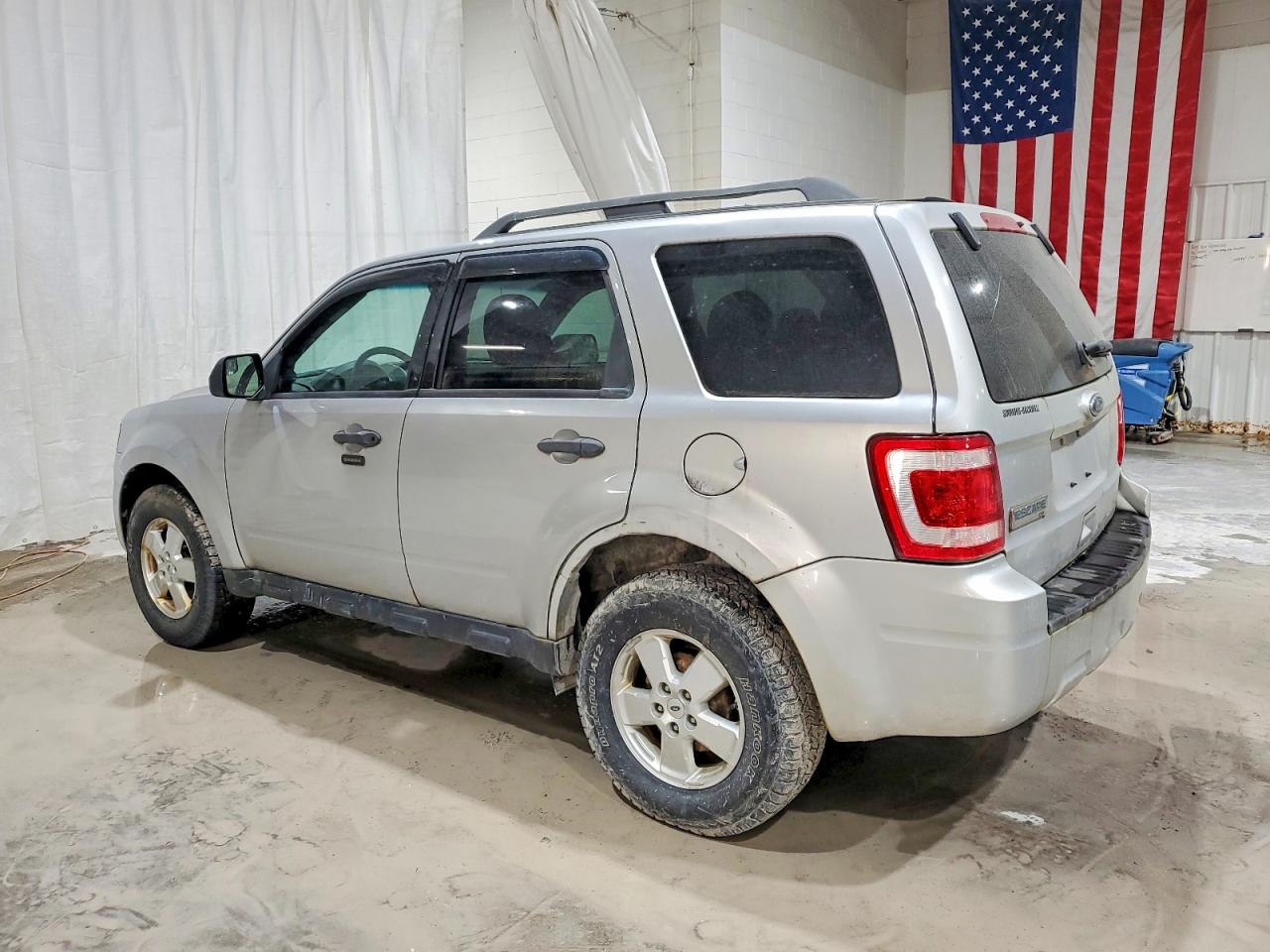 2011 FORD ESCAPE XLT photo 4