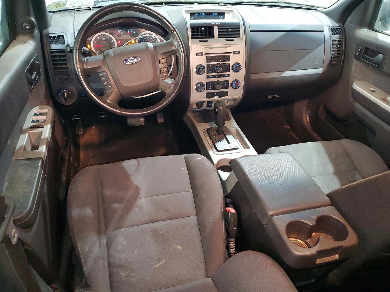 2011 FORD ESCAPE XLT photo 22