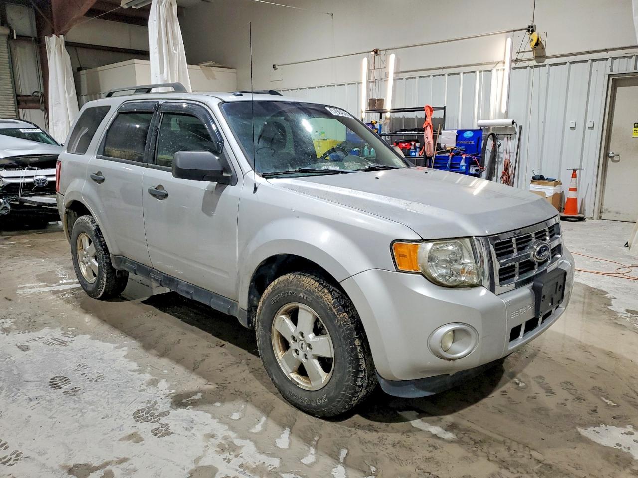 2011 FORD ESCAPE XLT photo 10