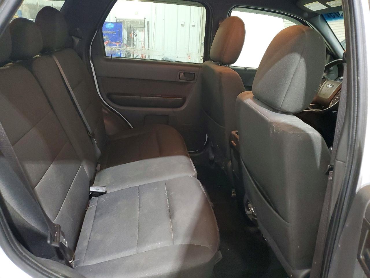 2011 FORD ESCAPE XLT photo 31