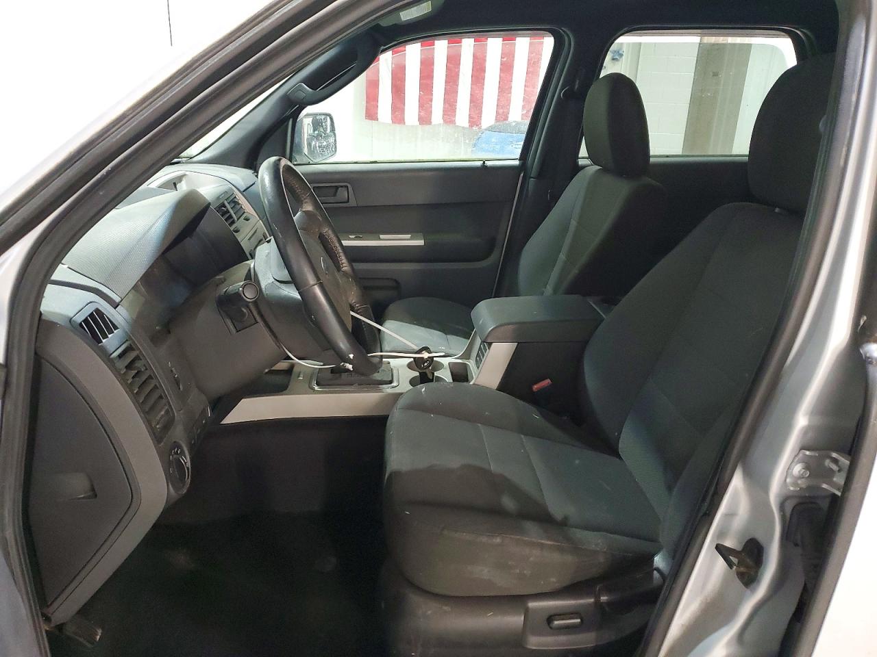 2011 FORD ESCAPE XLT photo 19