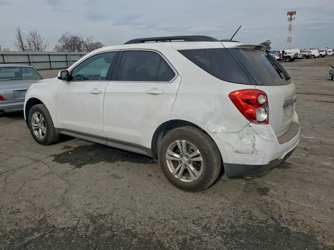 2015 CHEVROLET EQUINOX LT photo 4