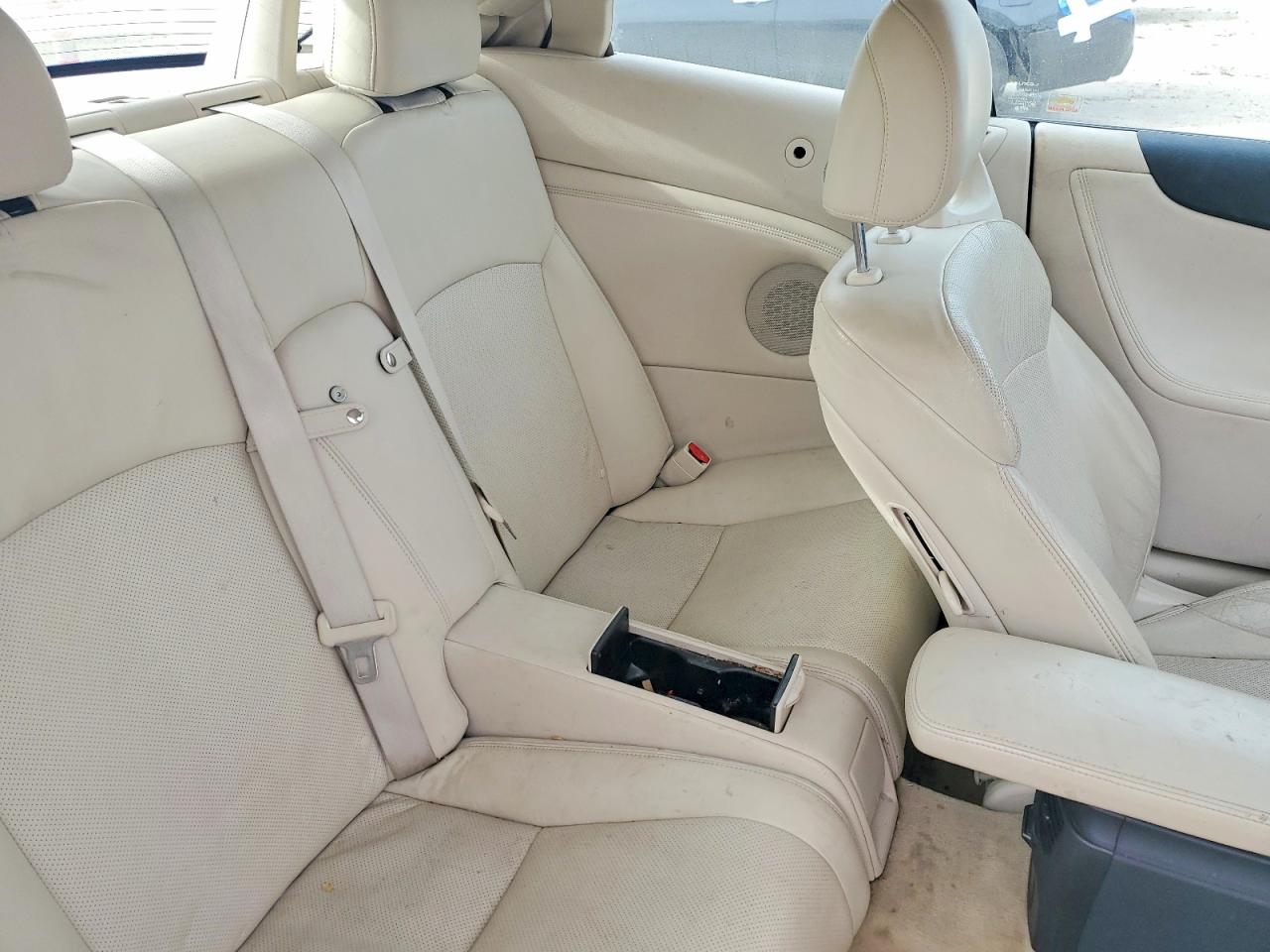 2010 LEXUS IS 250 photo 10
