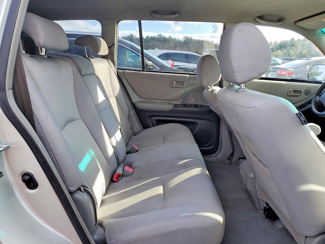 2004 TOYOTA HIGHLANDER photo 21