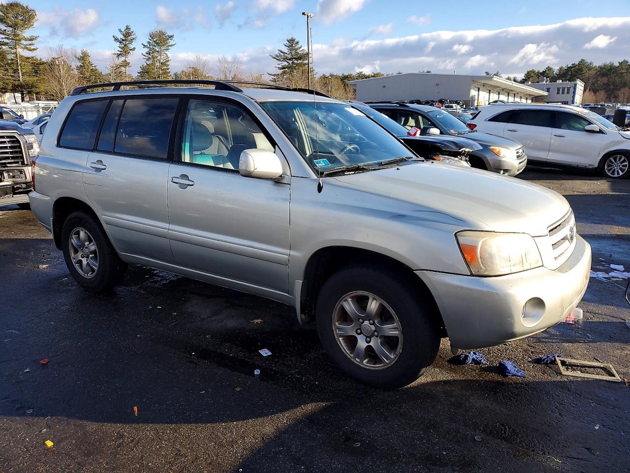 2004 TOYOTA HIGHLANDER photo 7