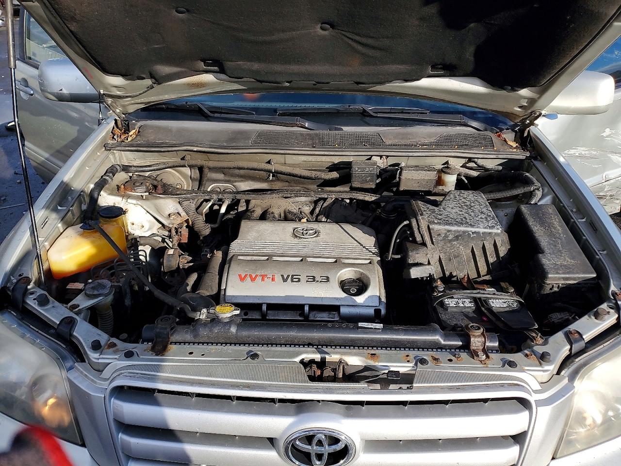 2004 TOYOTA HIGHLANDER photo 23