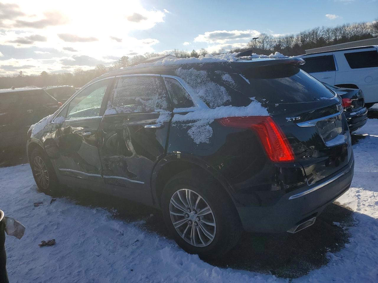 2019 CADILLAC XT5 LUXURY photo 4