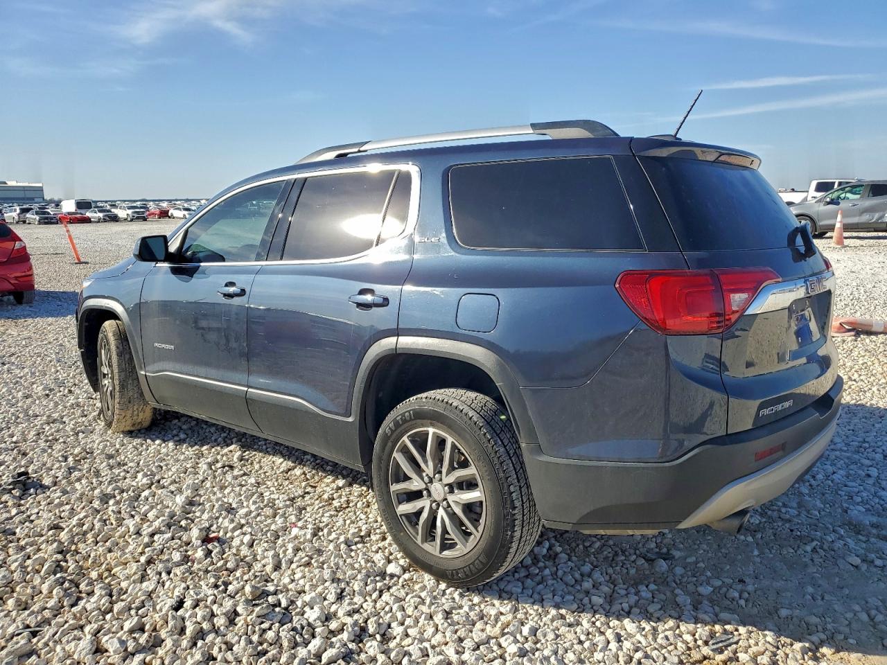 2019 GMC ACADIA SLE photo 3