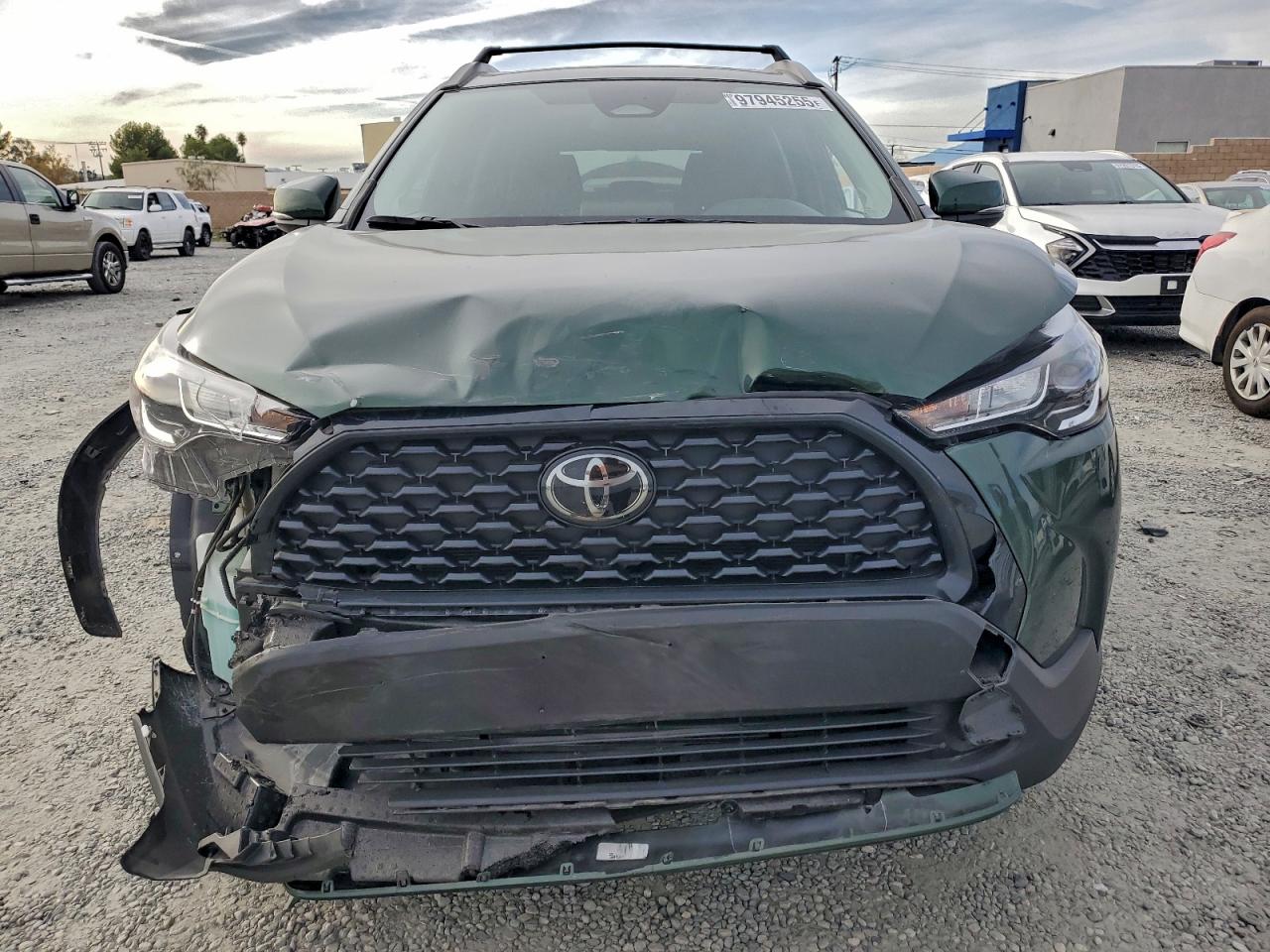 2023 TOYOTA COROLLA CROSS LE photo 9