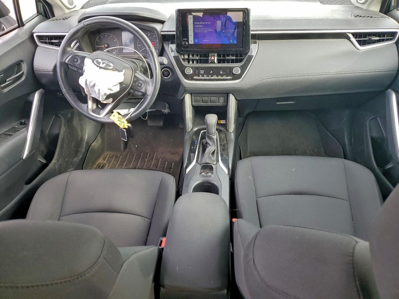 2023 TOYOTA COROLLA CROSS LE photo 15
