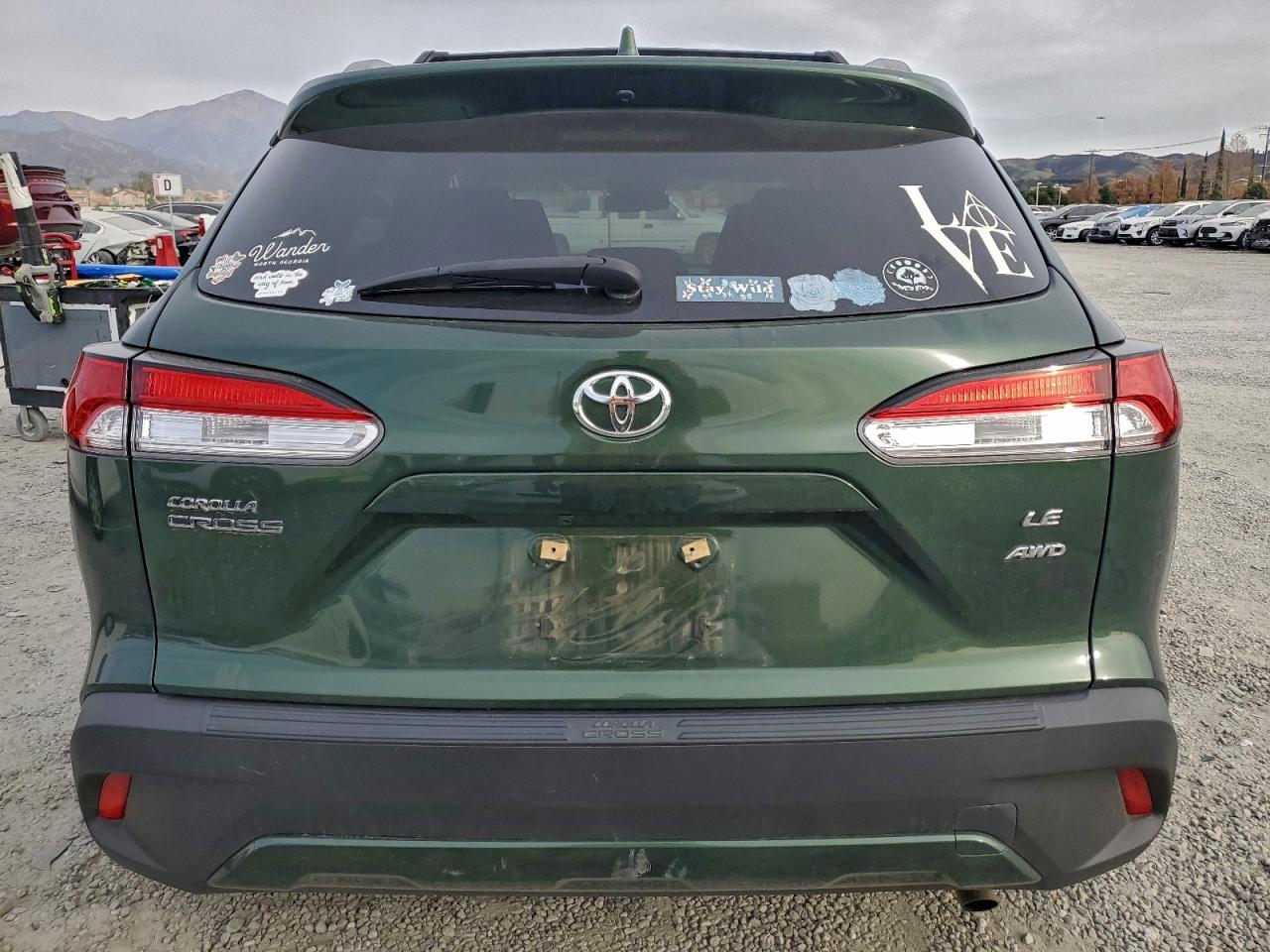 2023 TOYOTA COROLLA CROSS LE photo 11