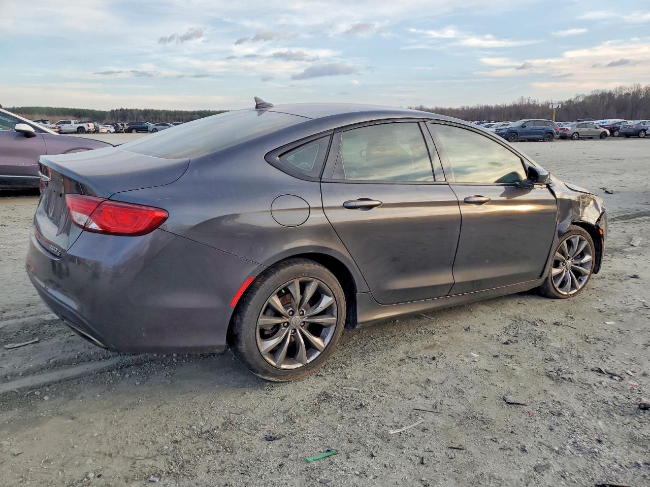 2015 CHRYSLER 200 S photo 5
