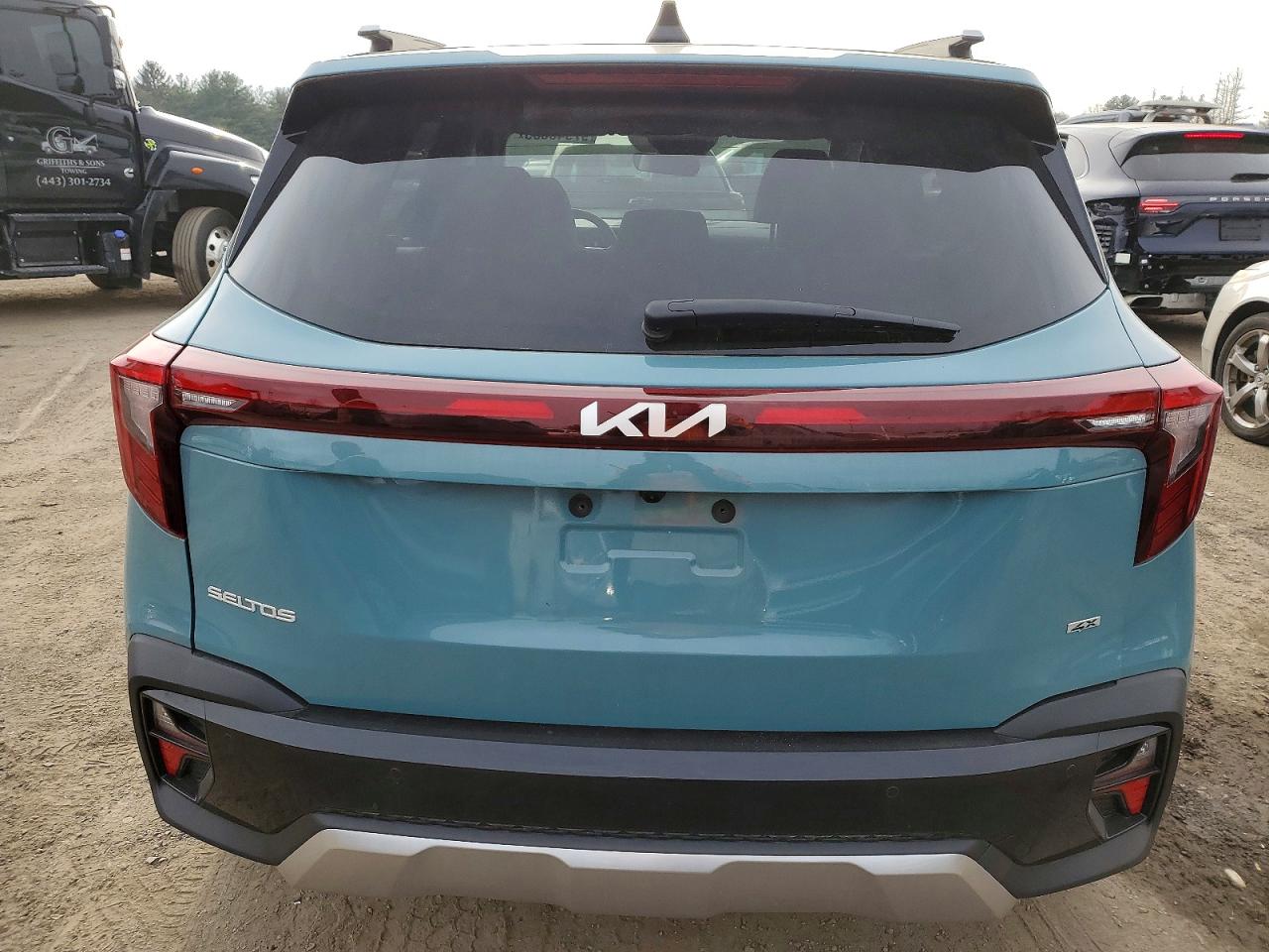 2025 KIA SELTOS EX photo 6