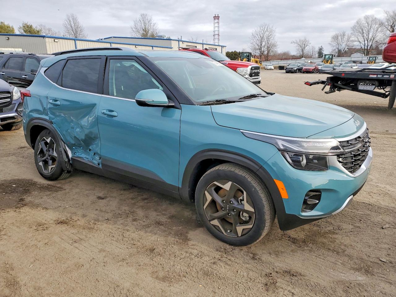 2025 KIA SELTOS EX photo 4