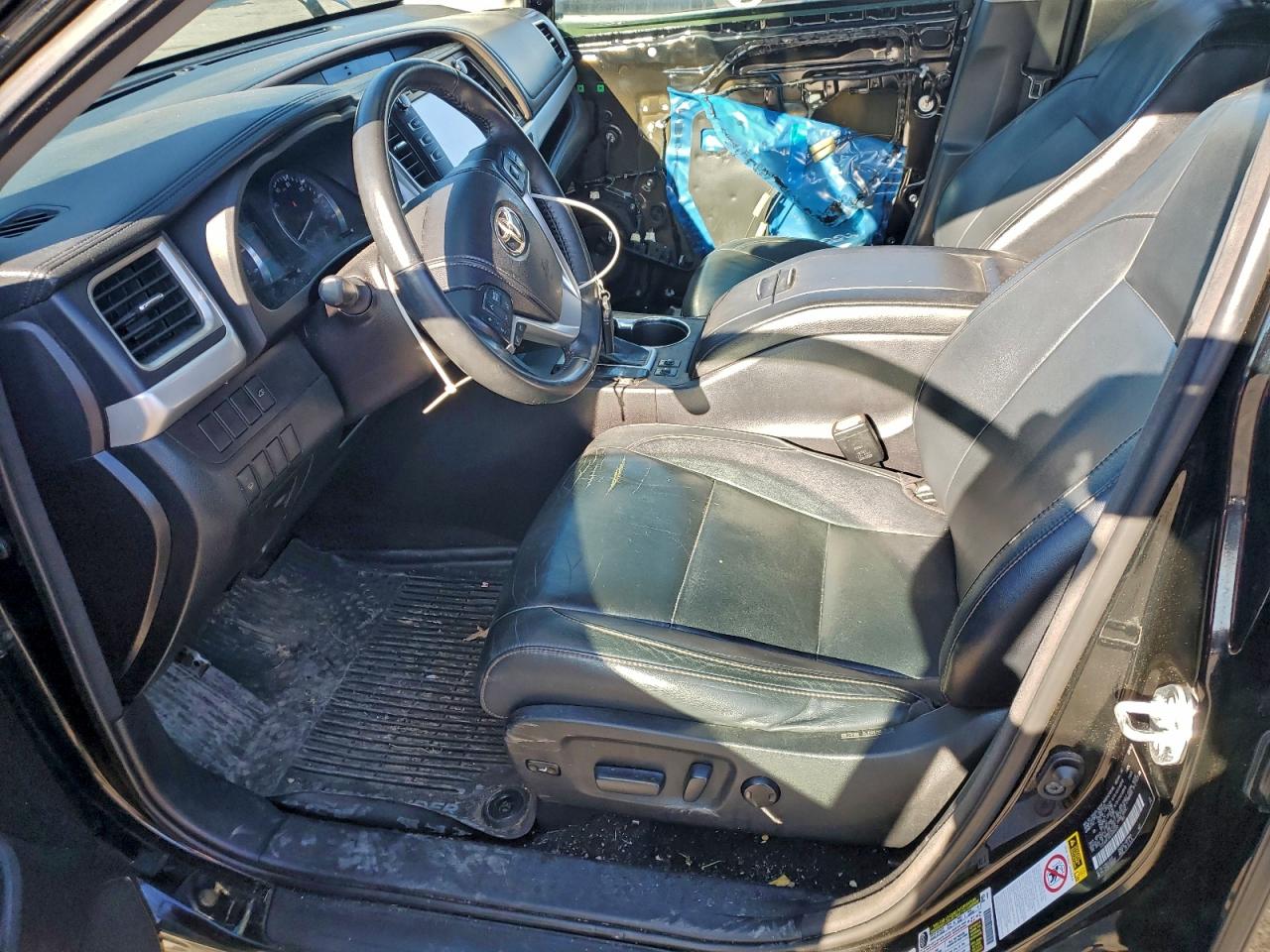2014 TOYOTA HIGHLANDER XLE photo 7