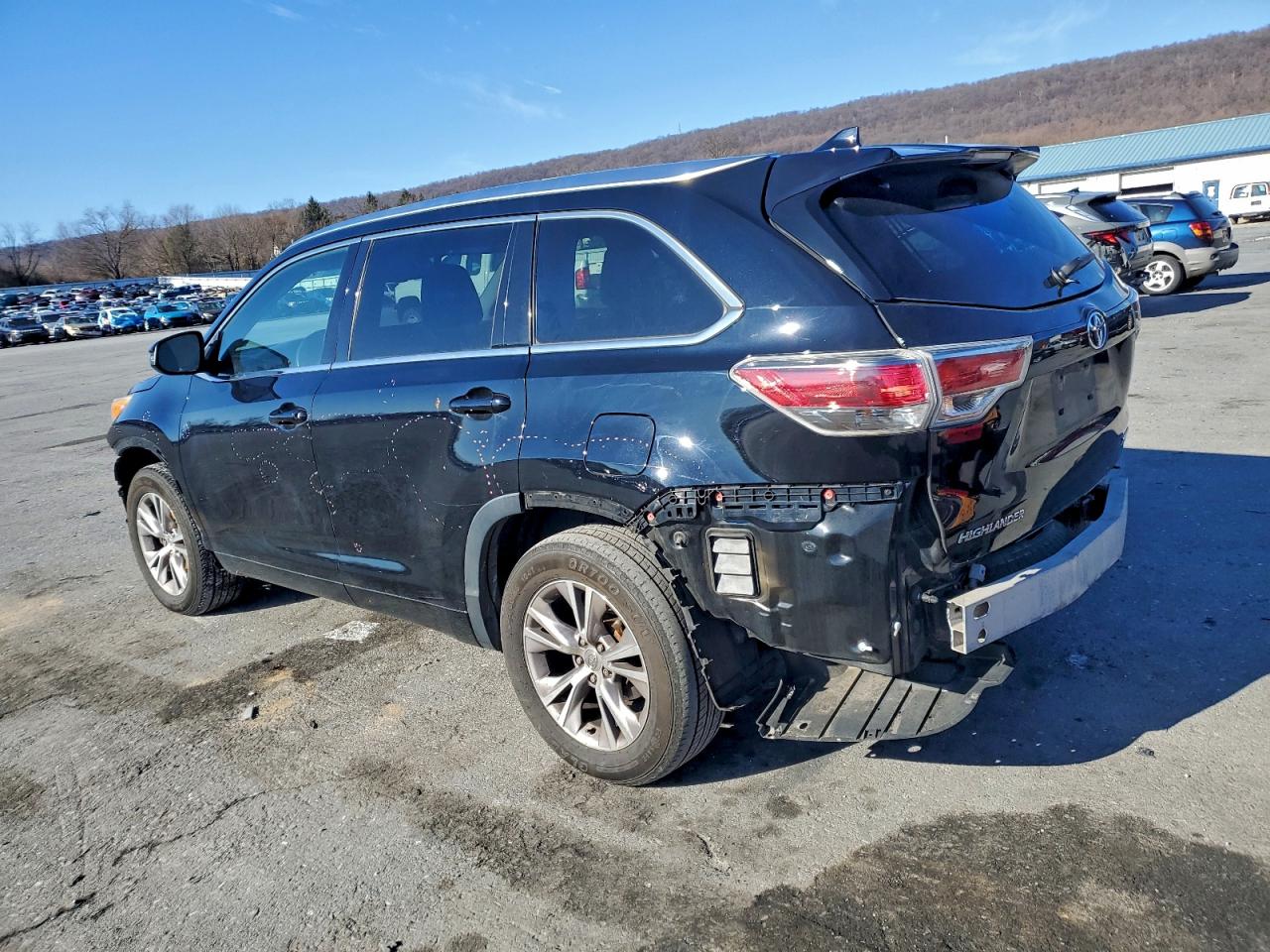 2014 TOYOTA HIGHLANDER XLE photo 2
