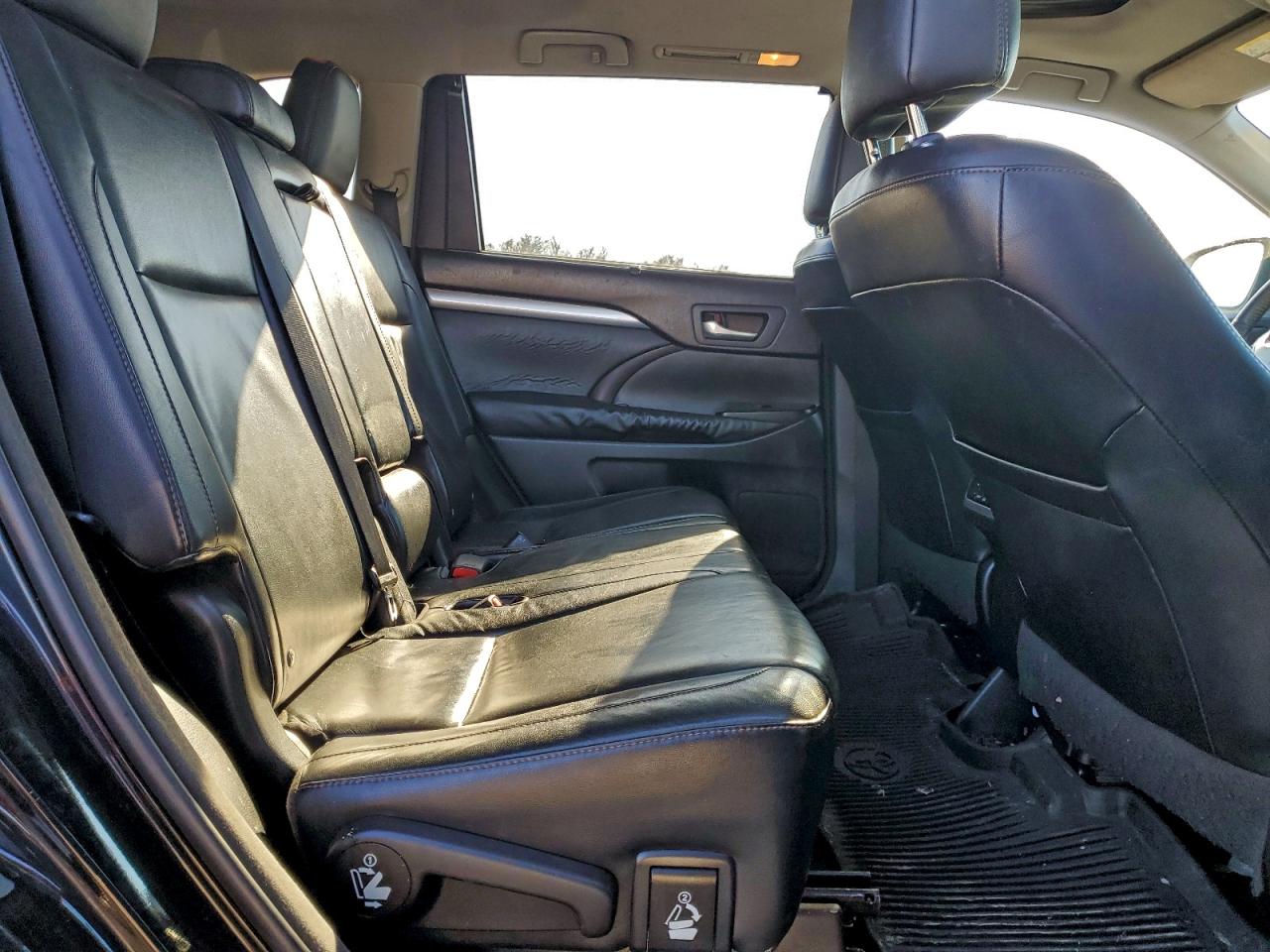 2014 TOYOTA HIGHLANDER XLE photo 11