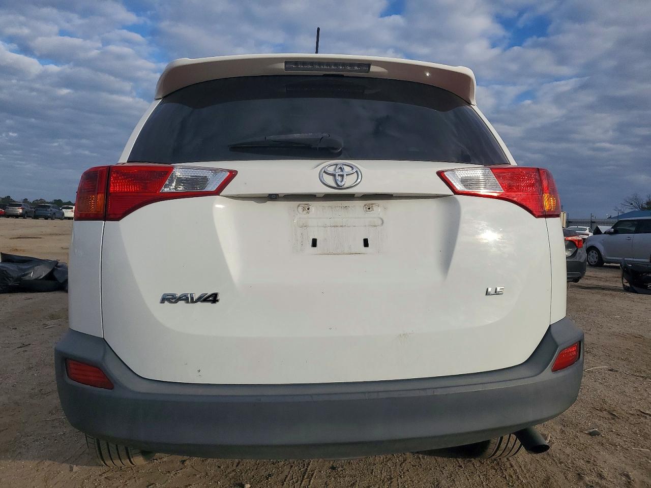 2015 TOYOTA RAV4 LE photo 6