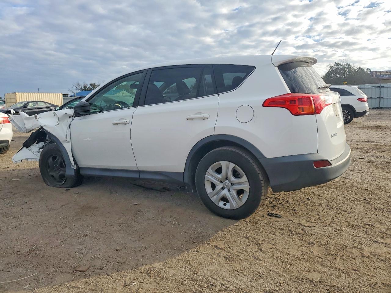 2015 TOYOTA RAV4 LE photo 2