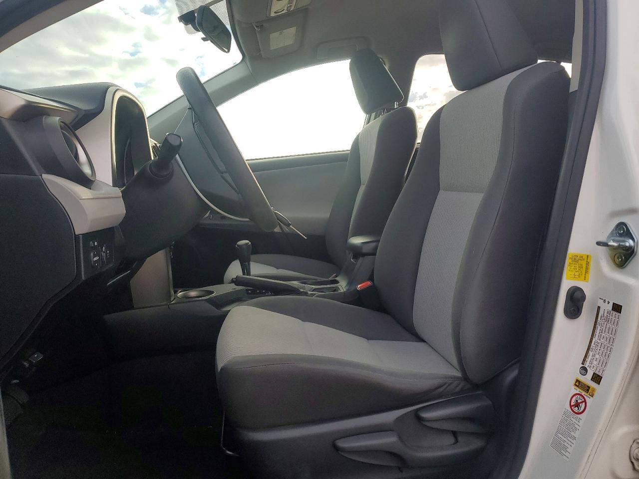 2015 TOYOTA RAV4 LE photo 7