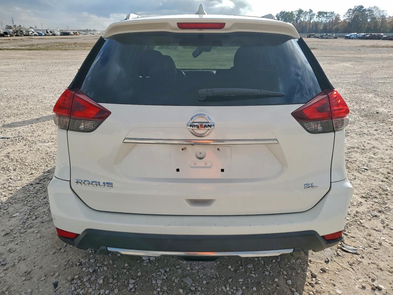 2017 NISSAN ROGUE S photo 6