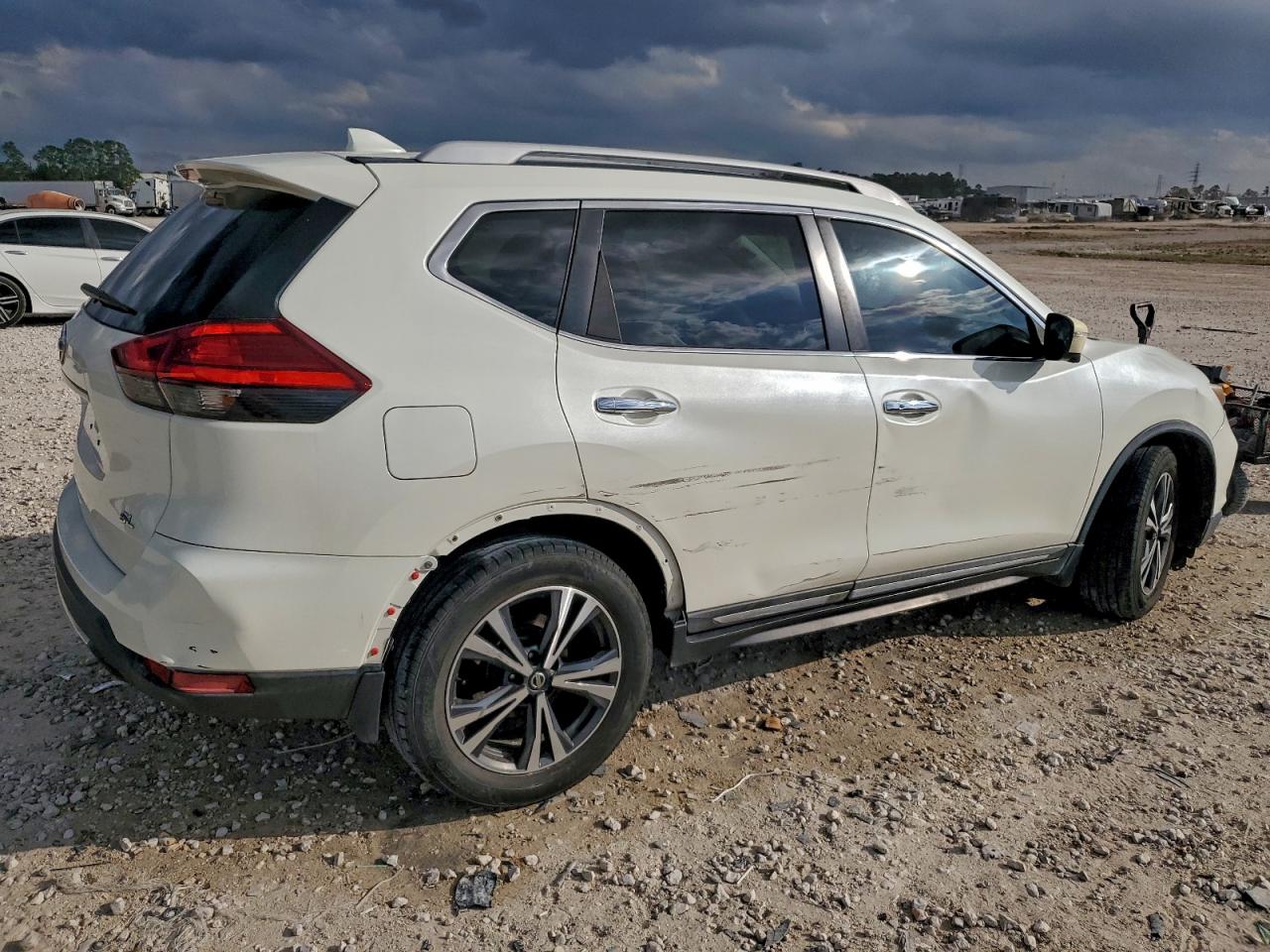 2017 NISSAN ROGUE S photo 3
