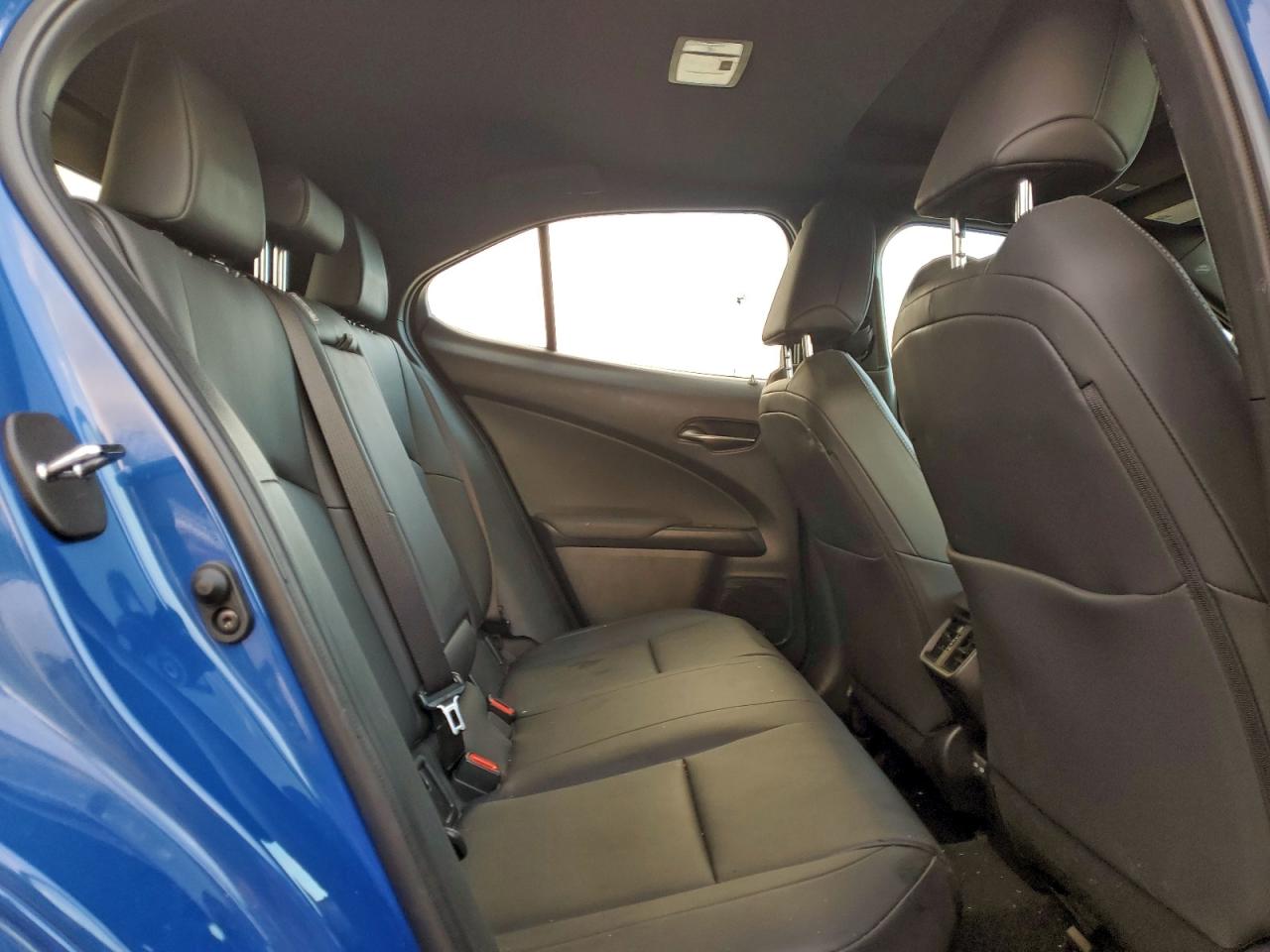 2022 LEXUS UX 250H BASE photo 11