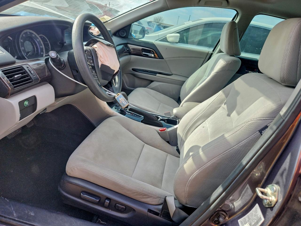 2016 HONDA ACCORD photo 7
