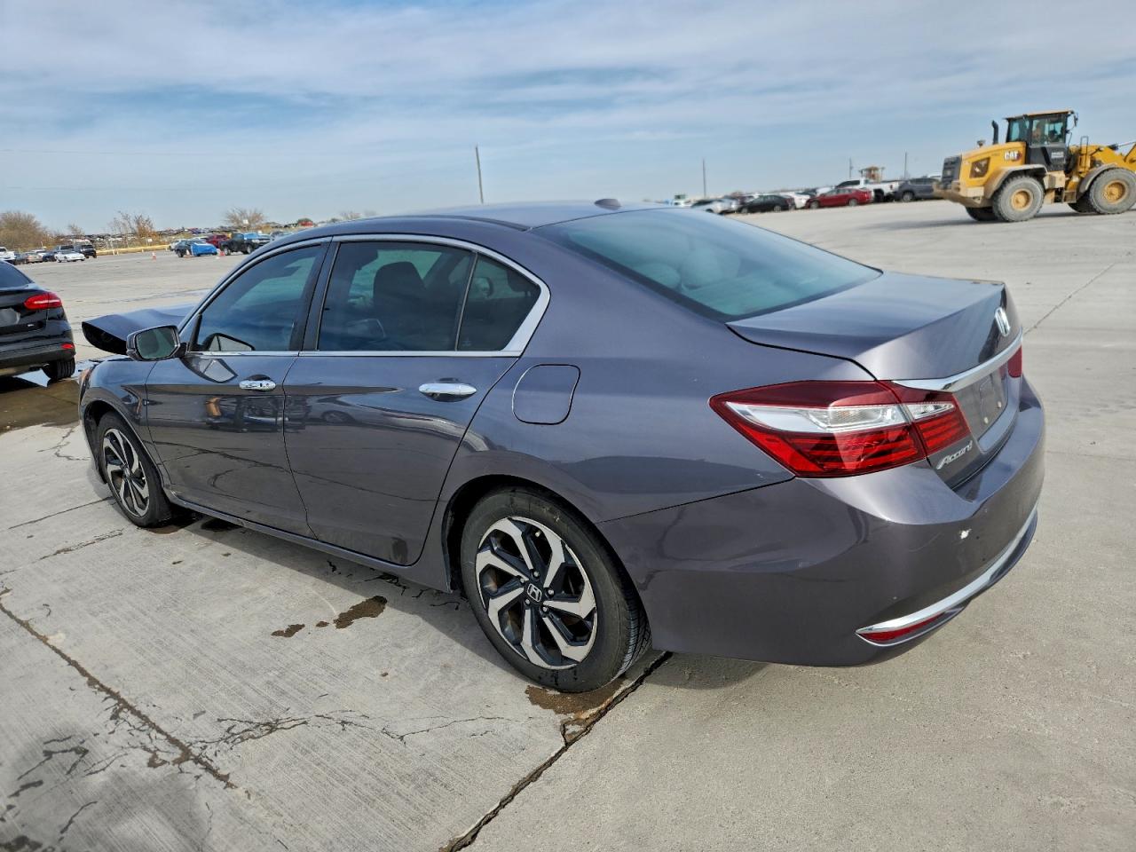 2016 HONDA ACCORD photo 2