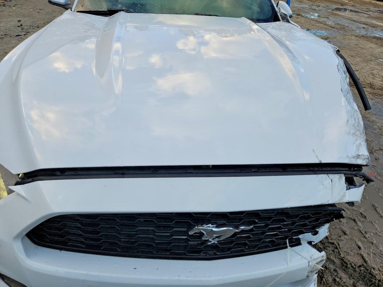 2015 FORD MUSTANG photo 21