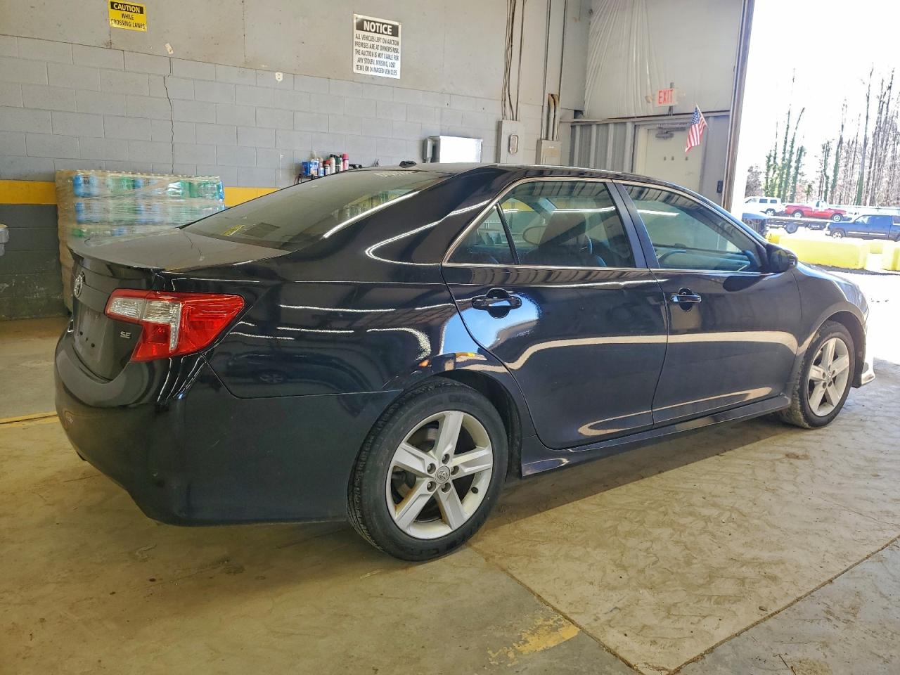 2012 TOYOTA CAMRY SE photo 7